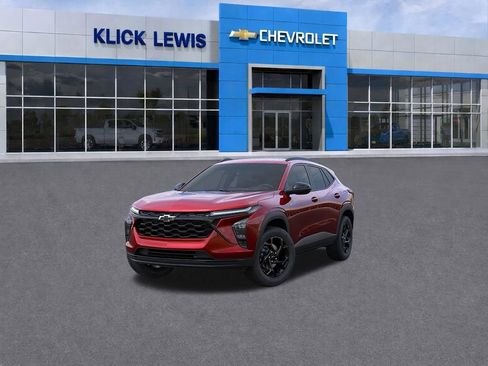 New 2026 Chevrolet Trax LT w/ Driver Confidence Package FWD image 8