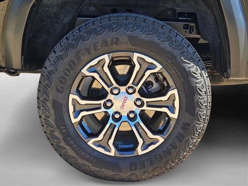 Used 2024 GMC Canyon AT4 w/ AT4 Premium Package image 25