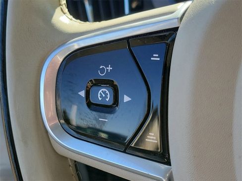 Used 2018 Volvo XC60 T6 Inscription w/ Luxury Seat Package image 26