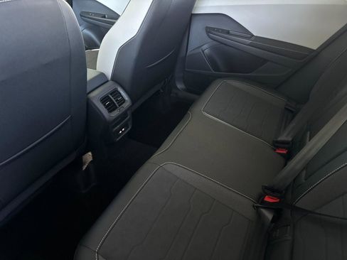 New 2026 Volkswagen Taos SE AWD/4WD image 11