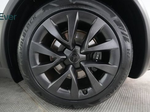 Used 2023 Tesla Model X AWD/4WD image 9