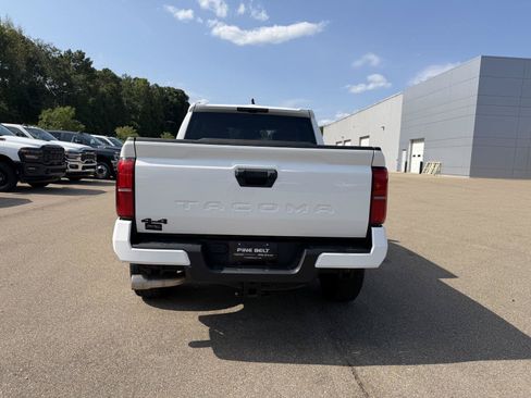 Used 2024 Toyota Tacoma TRD Off-Road AWD/4WD image 5