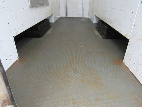 Used 2023 Ford E-450 and Econoline 450 Super Duty w/ Power Windows & Locks Group image 25