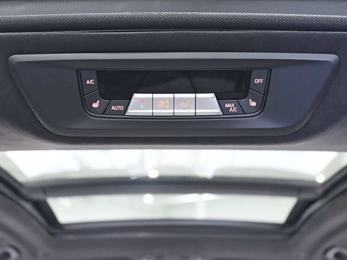 Used 2022 BMW X7 M50i AWD/4WD image 45