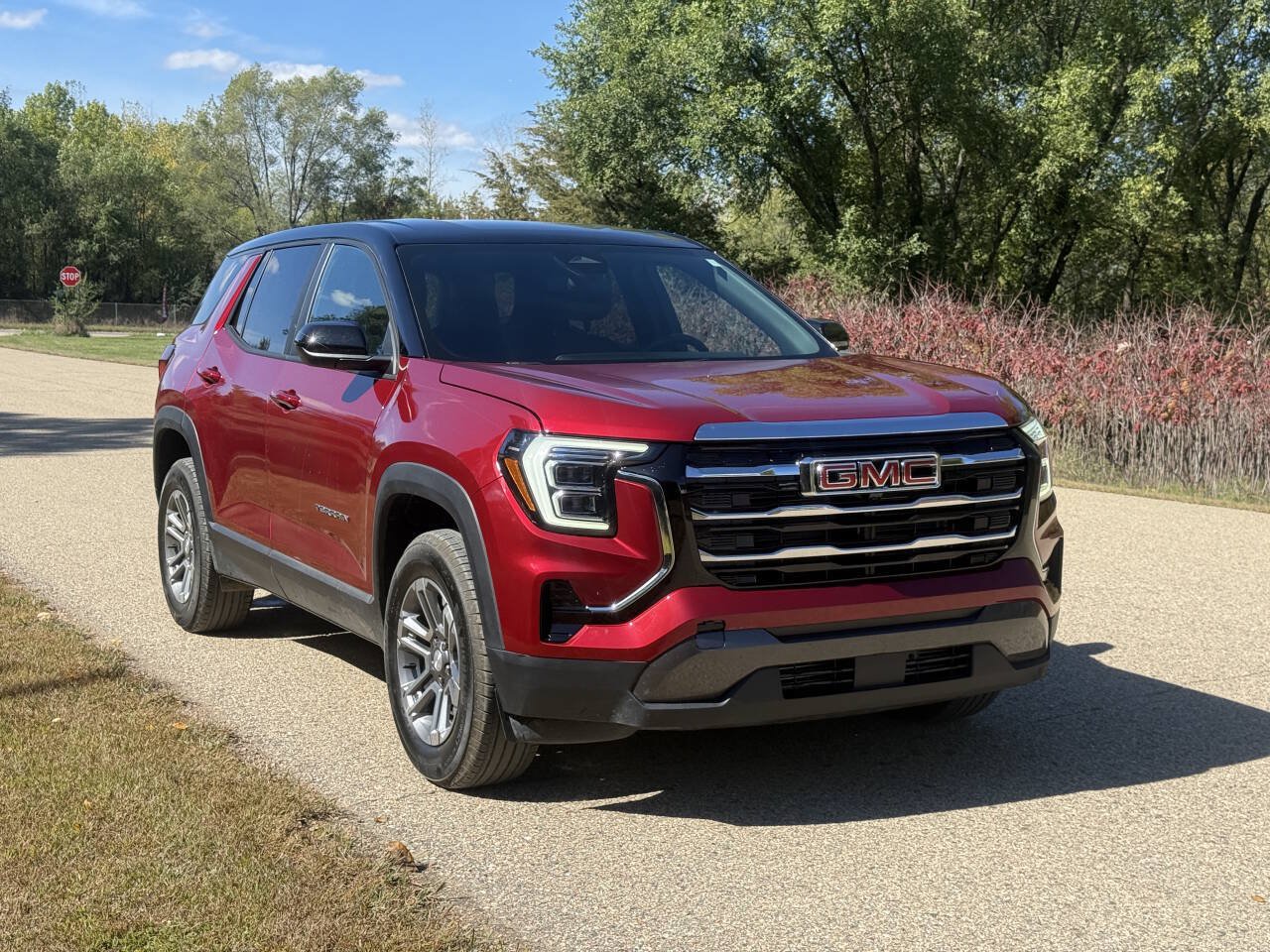 Used 2025 GMC Terrain Elevation AWD/4WD image 3