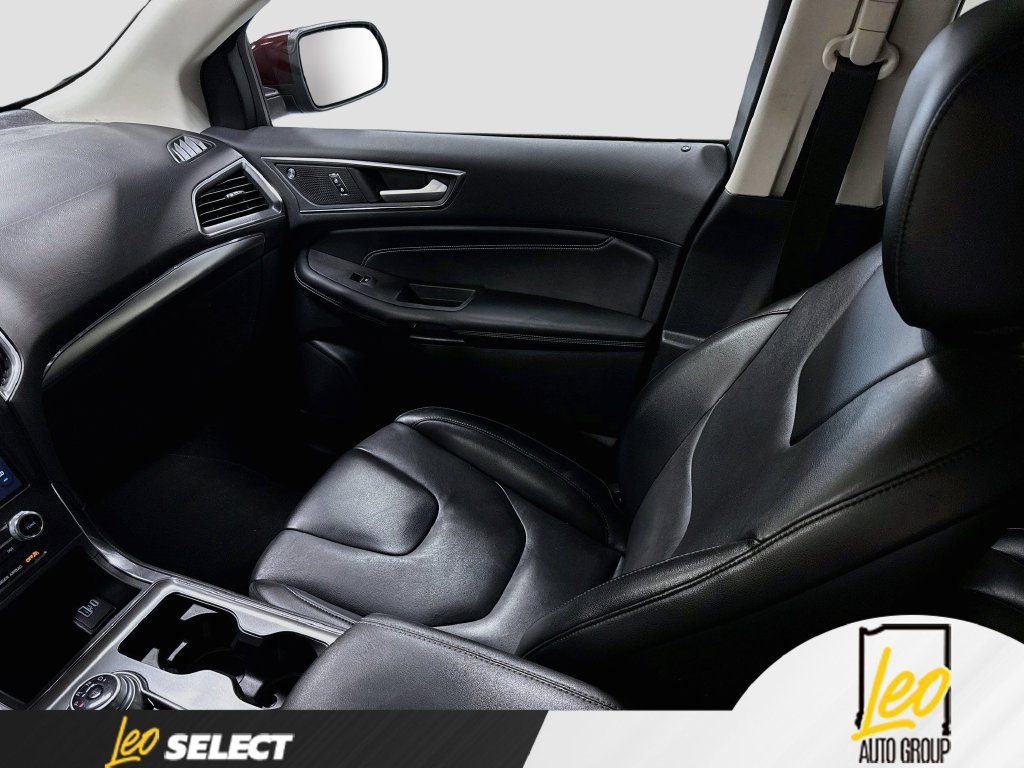 Used 2022 Ford Edge Titanium AWD/4WD image 25