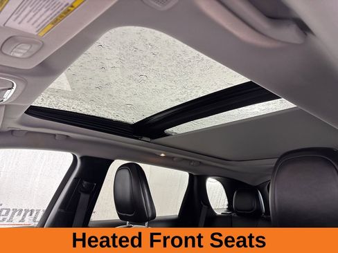 Used 2022 Jeep Cherokee Limited image 11