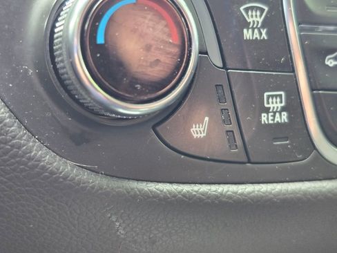 Used 2020 Chevrolet Equinox LT w/ Driver Convenience Package FWD image 11