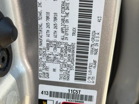 Used 2022 Toyota Tundra SR5 w/ SR5 Convenience Package AWD/4WD image 29
