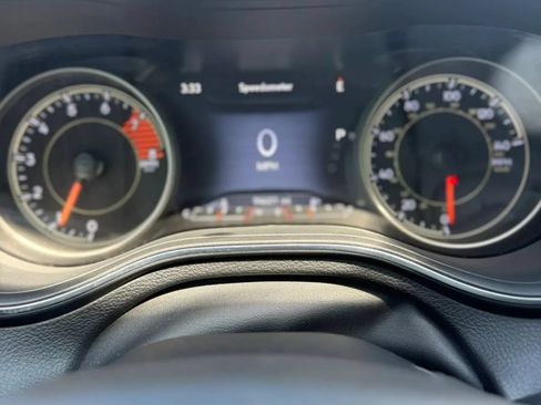 Used 2019 Jeep Cherokee High Altitude AWD/4WD image 19