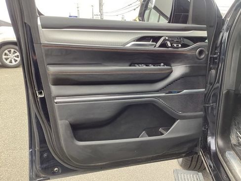 Used 2023 Jeep Grand Wagoneer L Series III w/ Rear Seat Video Group 1 AWD/4WD image 11