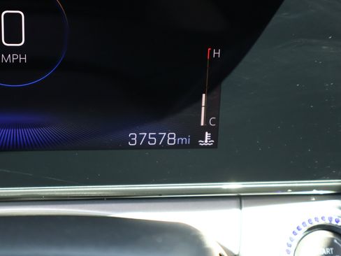 Used 2024 Chevrolet Trax LT w/ Driver Confidence Package image 4