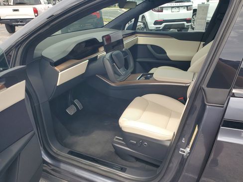 Used 2023 Tesla Model X AWD/4WD image 12