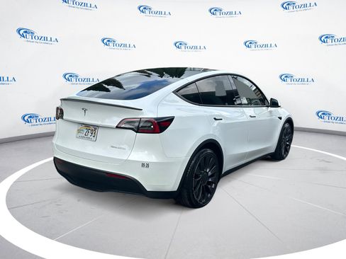 Used 2023 Tesla Model Y Performance image 5