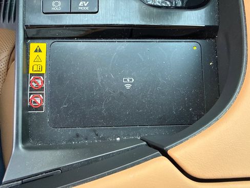 Used 2024 Lexus ES 300h Ultra Luxury w/ Accessory Package (Z2) FWD image 12