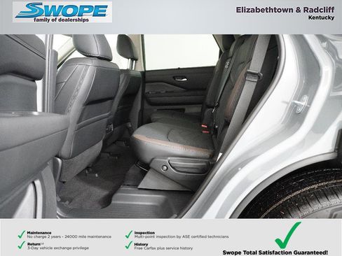 New 2025 Nissan Pathfinder Platinum image 13