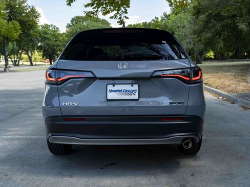 Used 2025 Honda HR-V Sport image 8