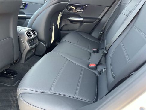 Used 2025 Mercedes-Benz GLC 300 image 16