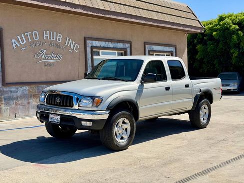 Used 2002 Toyota Tacoma PreRunner RWD image 1
