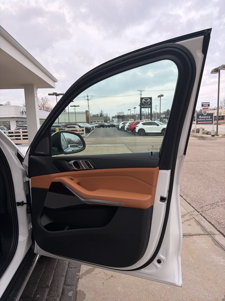 New 2026 BMW X5 xDrive50e w/ Premium Package AWD/4WD image 20