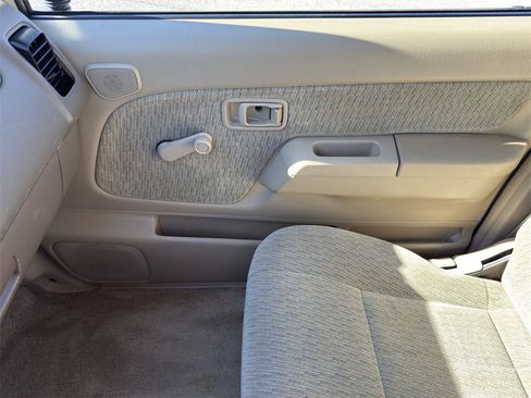 Used 1998 Nissan Frontier XE image 30