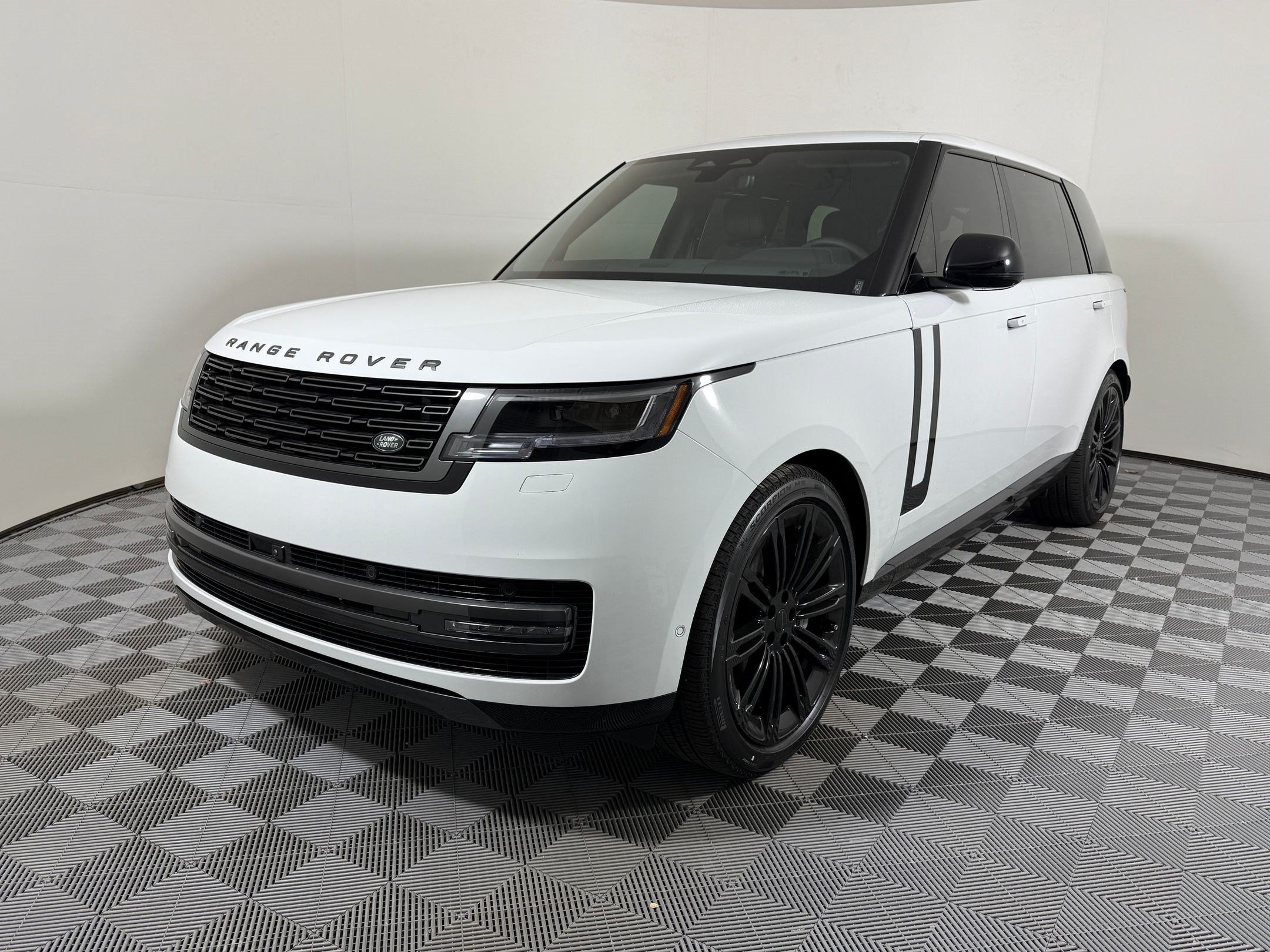 New 2026 Land Rover Range Rover Long Wheelbase SE AWD/4WD image 1
