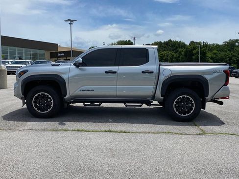 Used 2024 Toyota Tacoma TRD Off-Road w/ TRD Off Road Upgrade Package AWD/4WD image 4