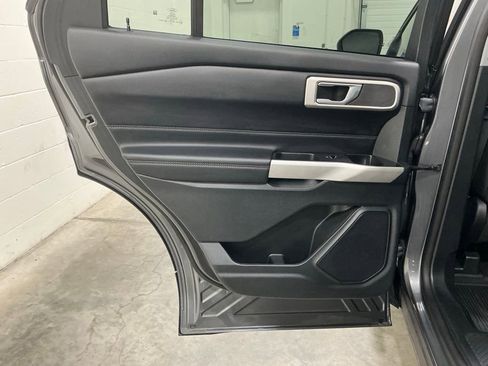 Used 2022 Ford Explorer XLT w/ Class IV Trailer Tow Package image 21