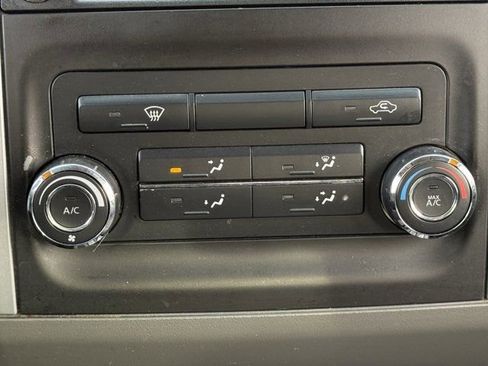 Used 2019 Nissan Frontier SV image 19