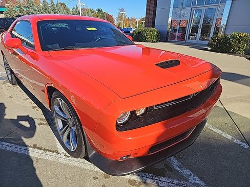Certified 2022 Dodge Challenger R/T image 4