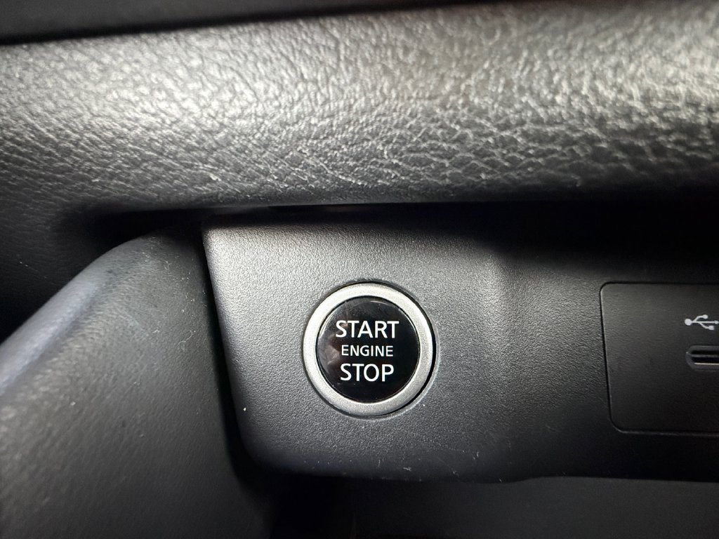 Used 2023 Nissan Rogue SL FWD image 25