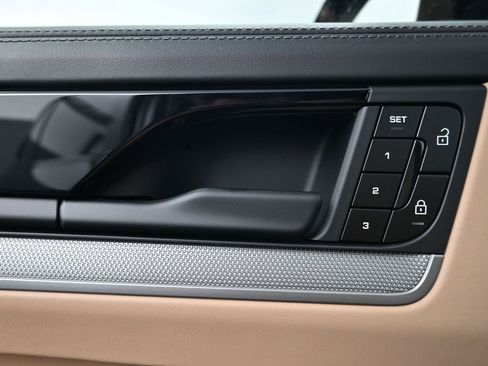 New 2026 Porsche Cayenne image 17