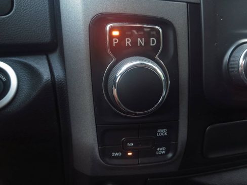 Used 2017 RAM 1500 Express AWD/4WD image 10