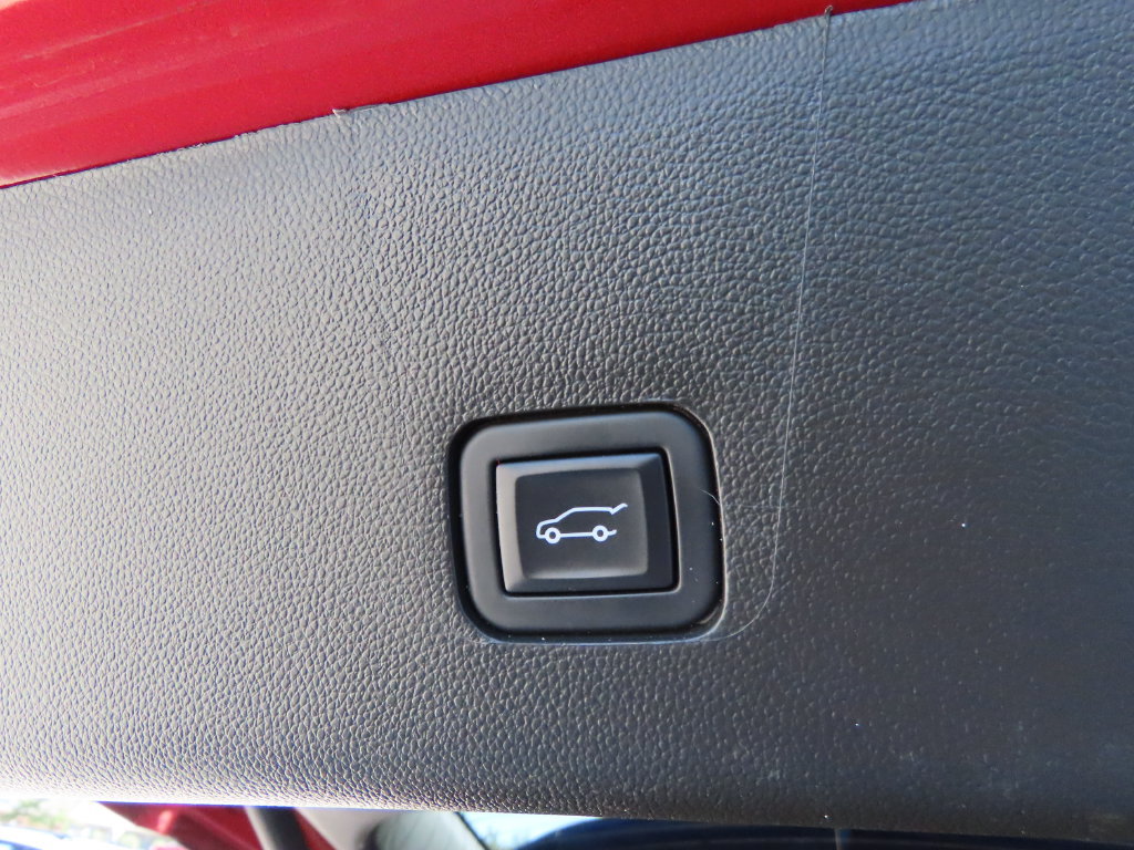 Used 2023 Chevrolet Traverse LT w/ LPO, Floor Liner Package AWD/4WD image 31