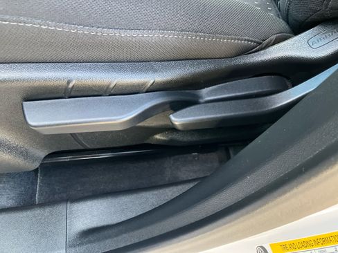 Certified 2025 Chevrolet Equinox LT image 11