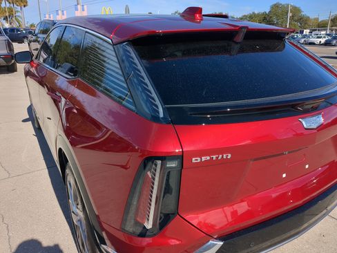 New 2026 Cadillac Optiq Luxury 1 image 10