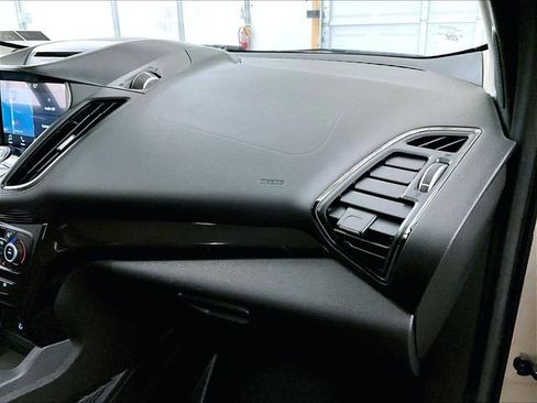 Used 2017 Ford Escape Titanium AWD/4WD image 16