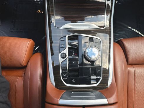 Used 2023 BMW X7 xDrive40i w/ Executive Package AWD/4WD image 23