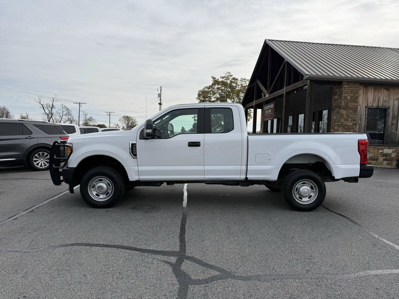 Used 2017 Ford F250 XL w/ Power Equipment Group AWD/4WD image 2
