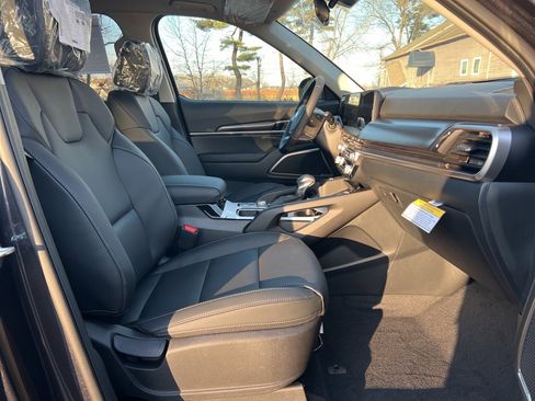 New 2025 Kia Telluride S image 16
