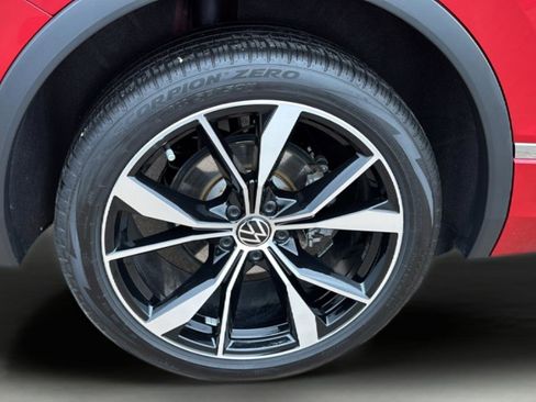 Used 2024 Volkswagen Tiguan SEL R-Line image 11