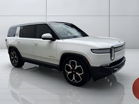 Used 2024 Rivian R1S Adventure AWD/4WD image 8