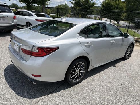 Used 2016 Lexus ES 350 w/ Luxury Package w/Wood Trim FWD image 7