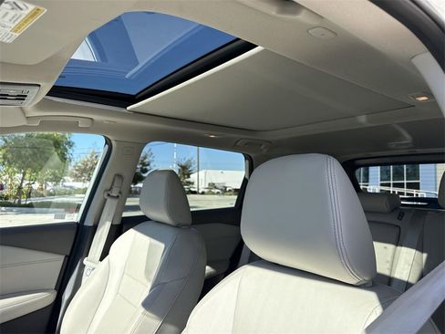 Used 2023 Nissan Rogue SL image 18