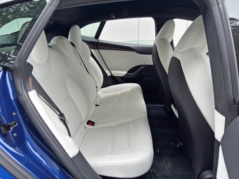 Used 2022 Tesla Model S AWD/4WD image 40