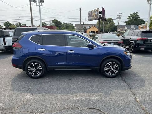 Used 2020 Nissan Rogue SV w/ Sun & Sound Touring Package AWD/4WD image 11