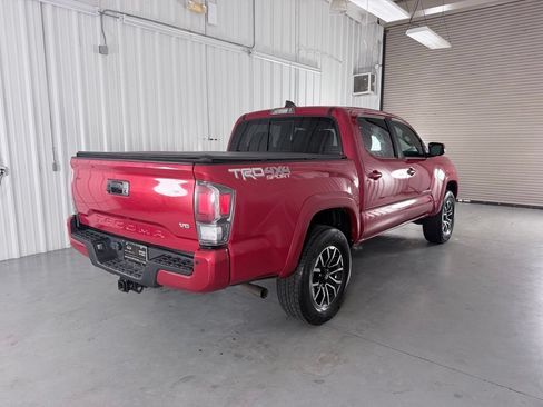 Used 2022 Toyota Tacoma TRD Sport w/ TRD Premium Sport Package AWD/4WD image 5