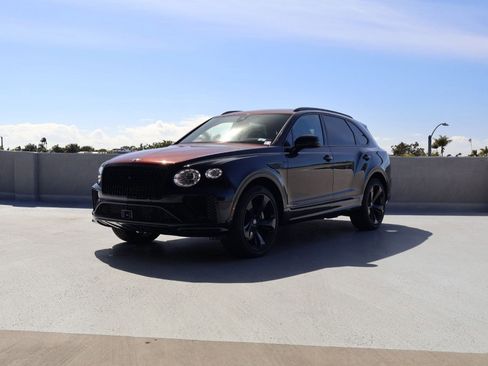 Used 2025 Bentley Bentayga image 8