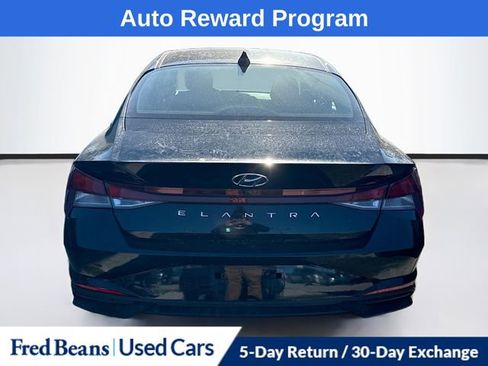 Used 2023 Hyundai Elantra SEL w/ Convenience Package image 6