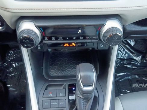 Used 2024 Toyota RAV4 XLE Premium image 4